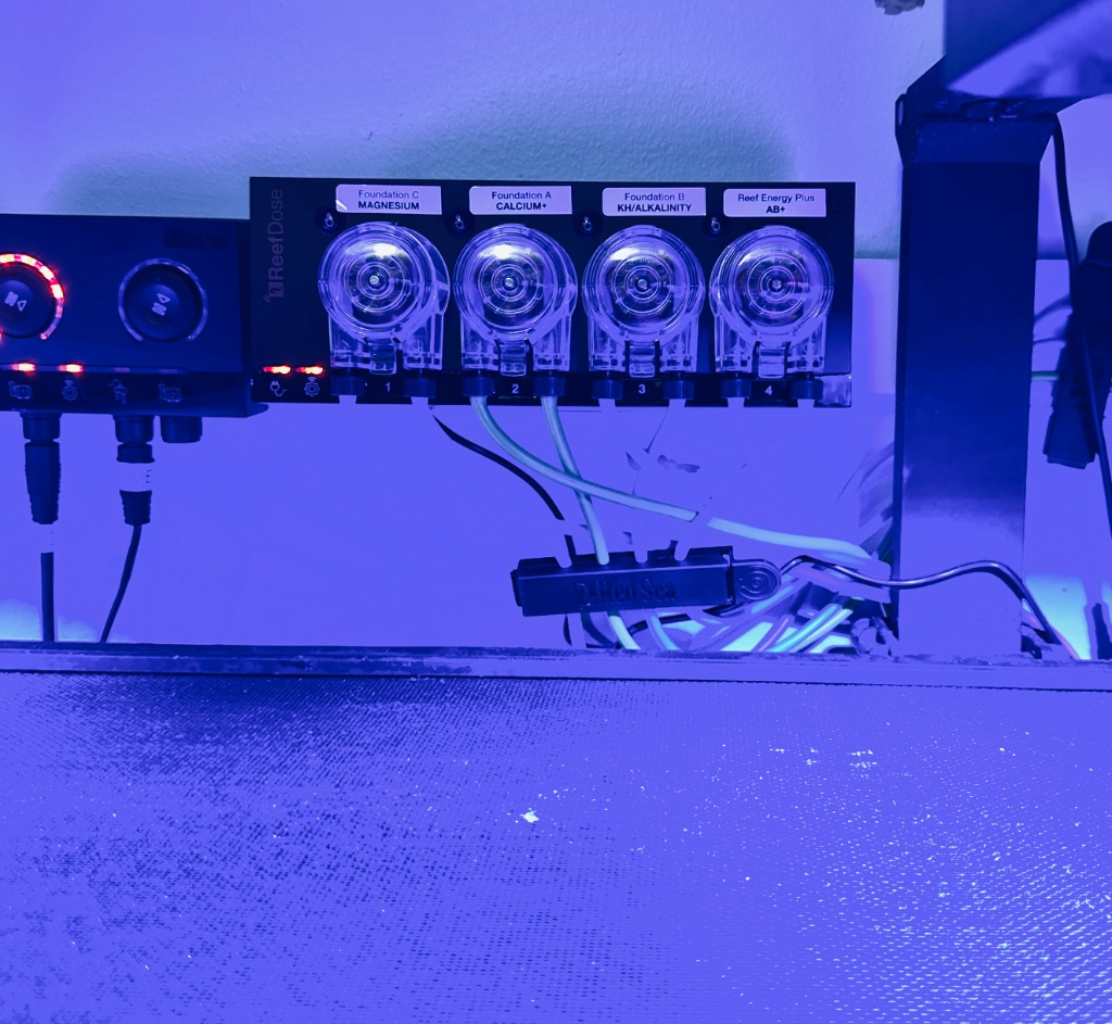 Red Sea ReefDose 4 自動添加システム　 ドージングポンプ Red Sea ReefDose 4 - Dosing Pump - Vivid Aquariums