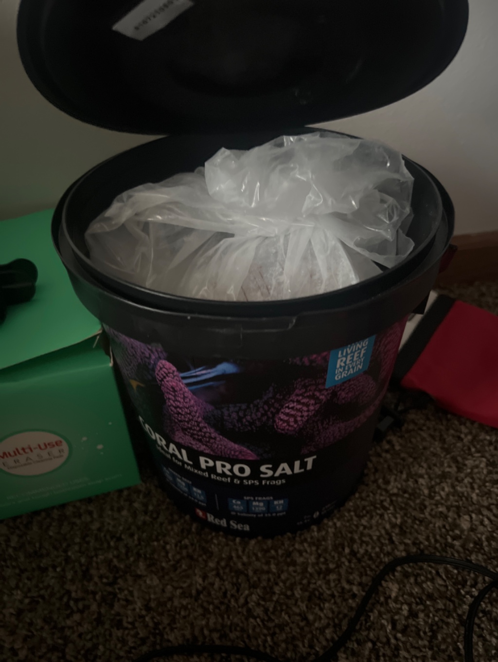 Small Bucket Coral Pro Sea Salt Mix (Makes 55 Gallons) - Red